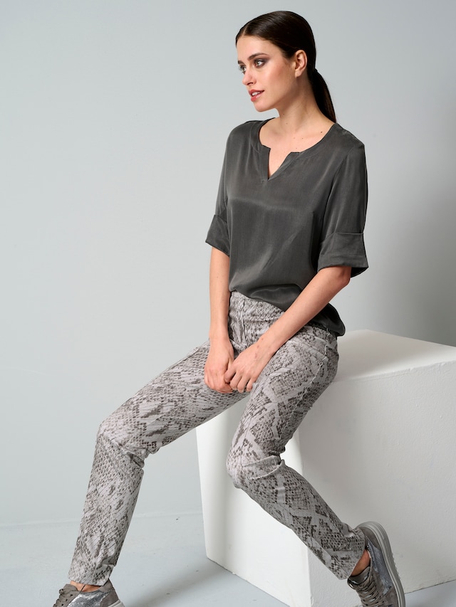 Satinbluse mit Aufschlag 6