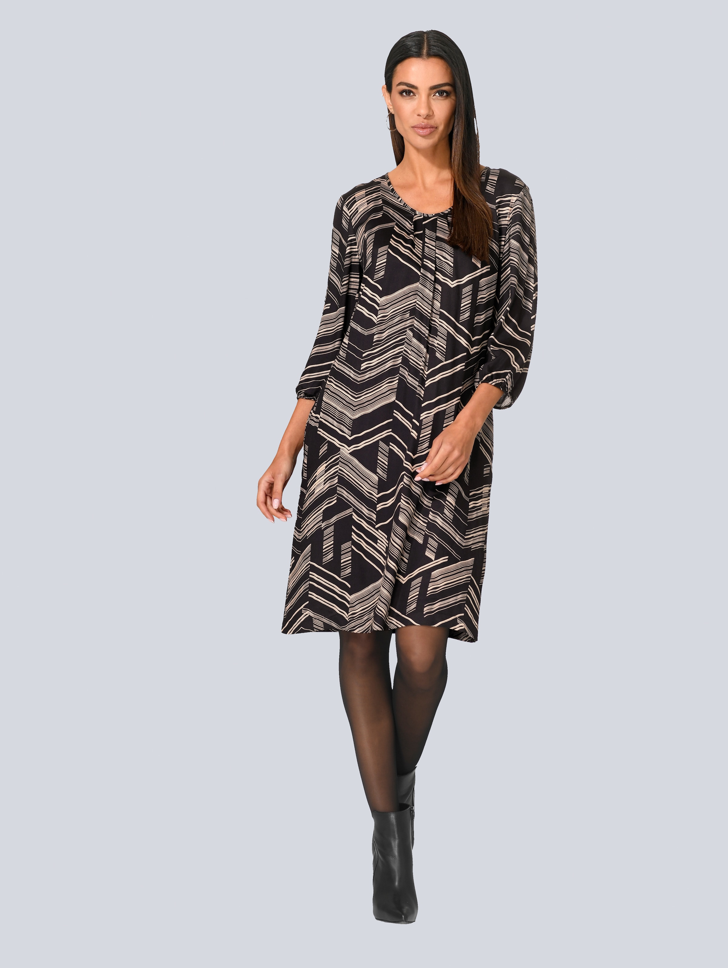 Kleid mit grafischem Druck 5