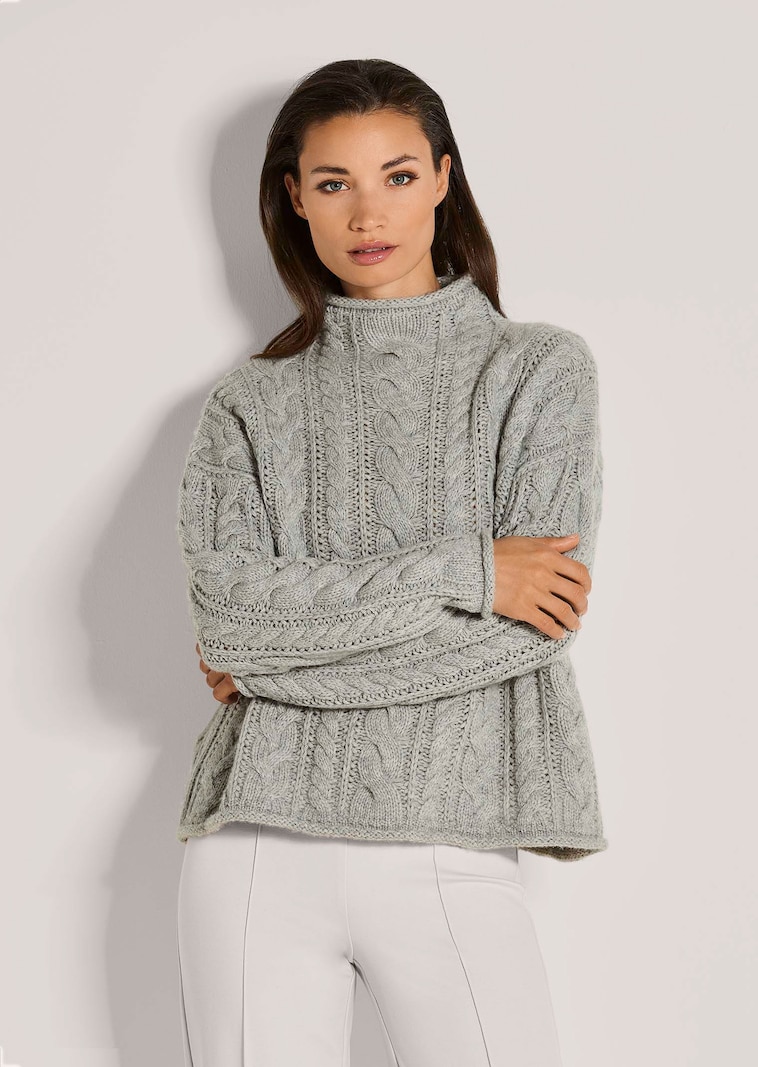 Zopf-Pullover im Oversize-Look