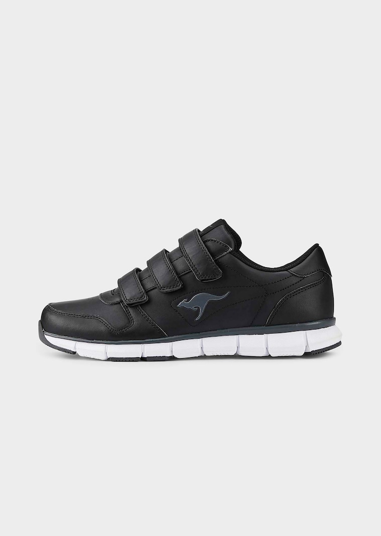 Sneaker mit Klettverschluss