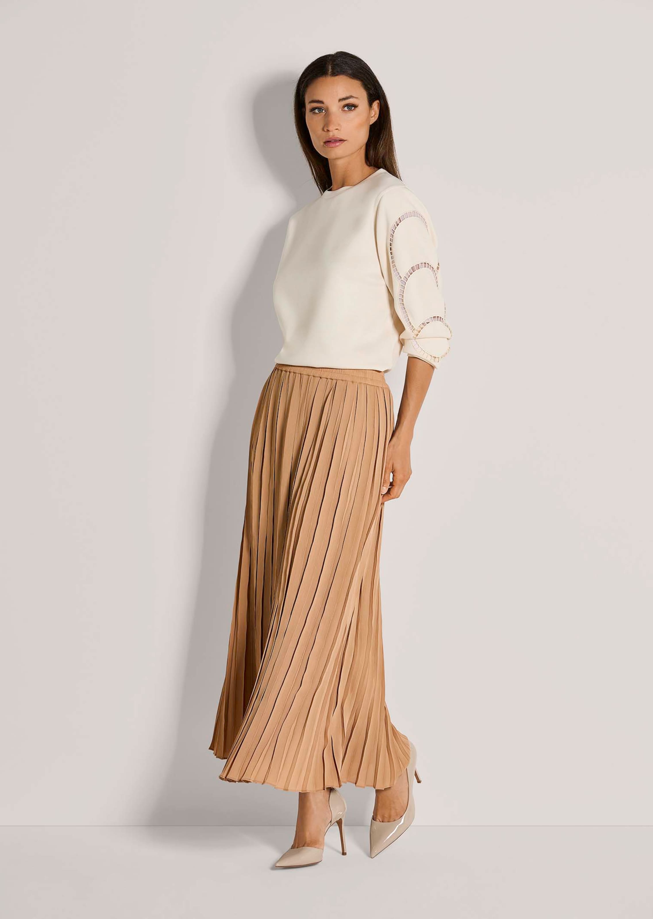 Skirt in caramel | MADELEINE Fashion