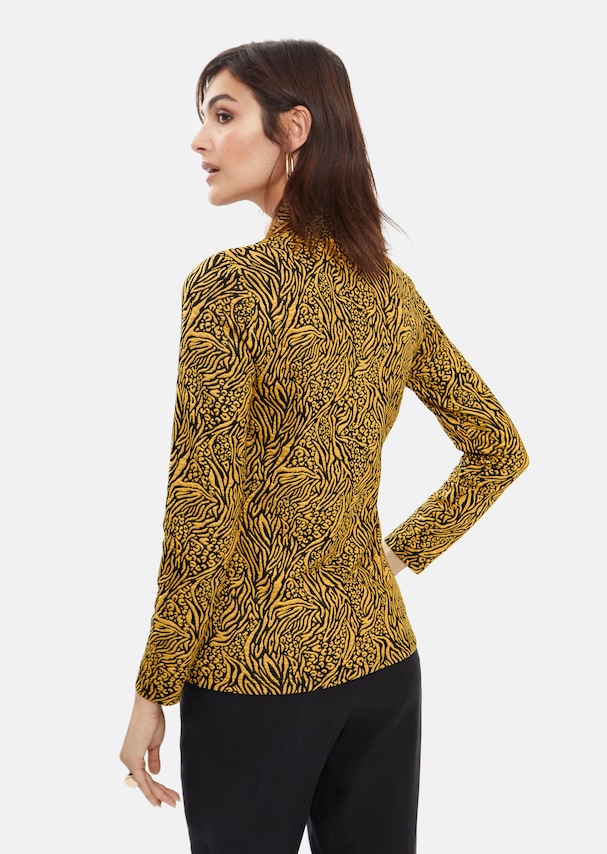 Long-sleeved shirt in a fashionable textured look 2