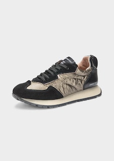 Sneaker thumbnail 1