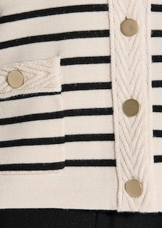 Strickjacke mit Streifen und Schmuckknöpfen thumbnail 5