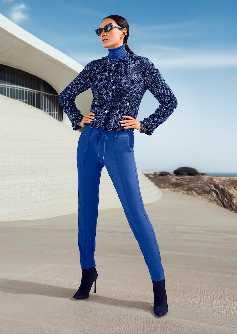 Tweed-Blazer in kragenloser Verarbeitung