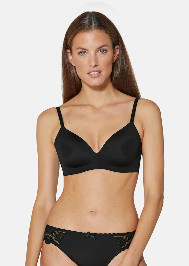 Underwired bra with soft cups
