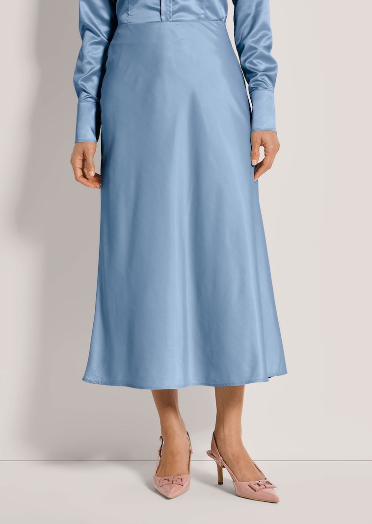 Langer Rock in glanzvoller Optik