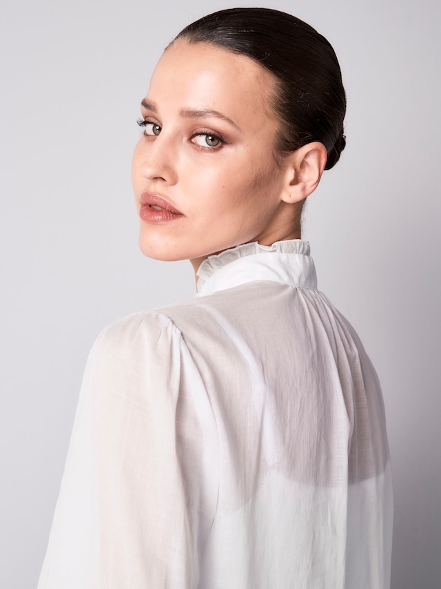 Bluse mit Volant am Ausschnitt 4