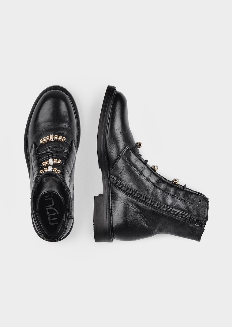 Leder-Stiefelette mit funkelnden Zierringen