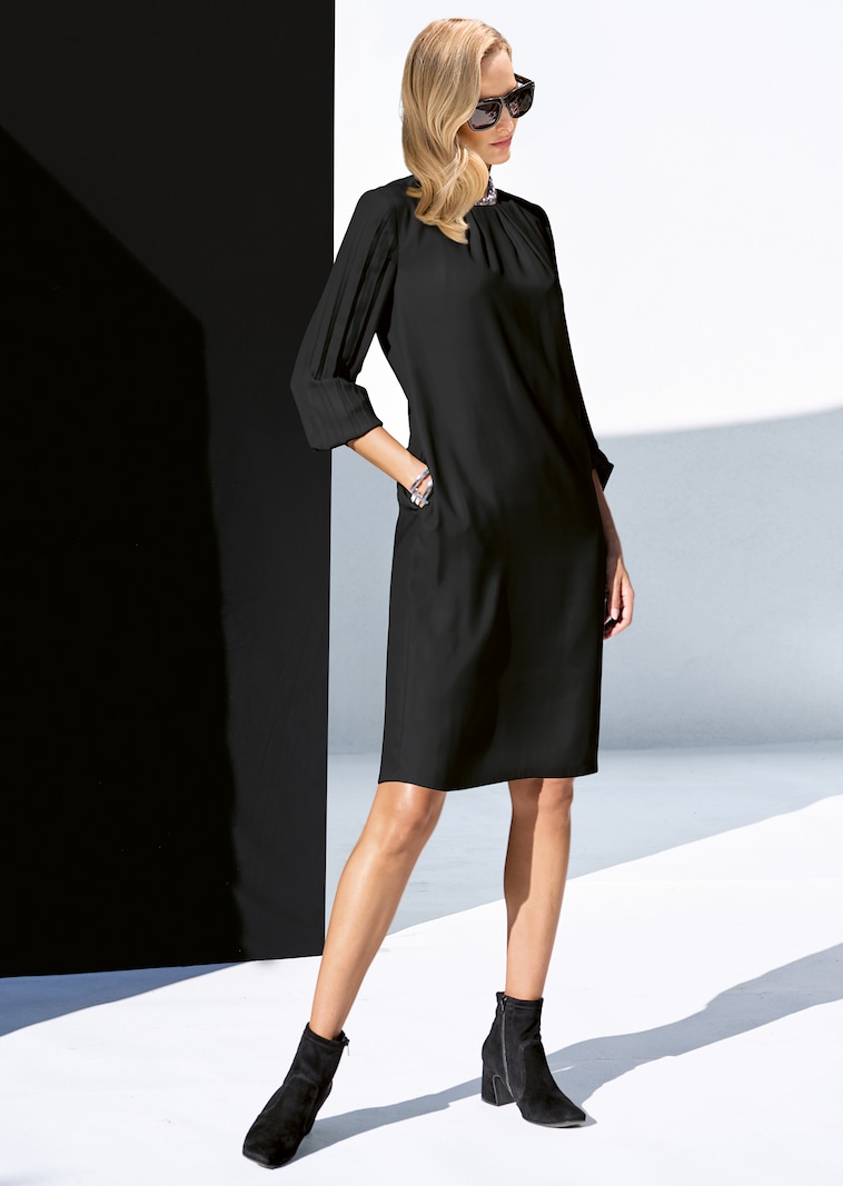 Langärmeliges Kleid