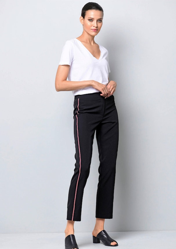 Hose mit Beinverzierung 1