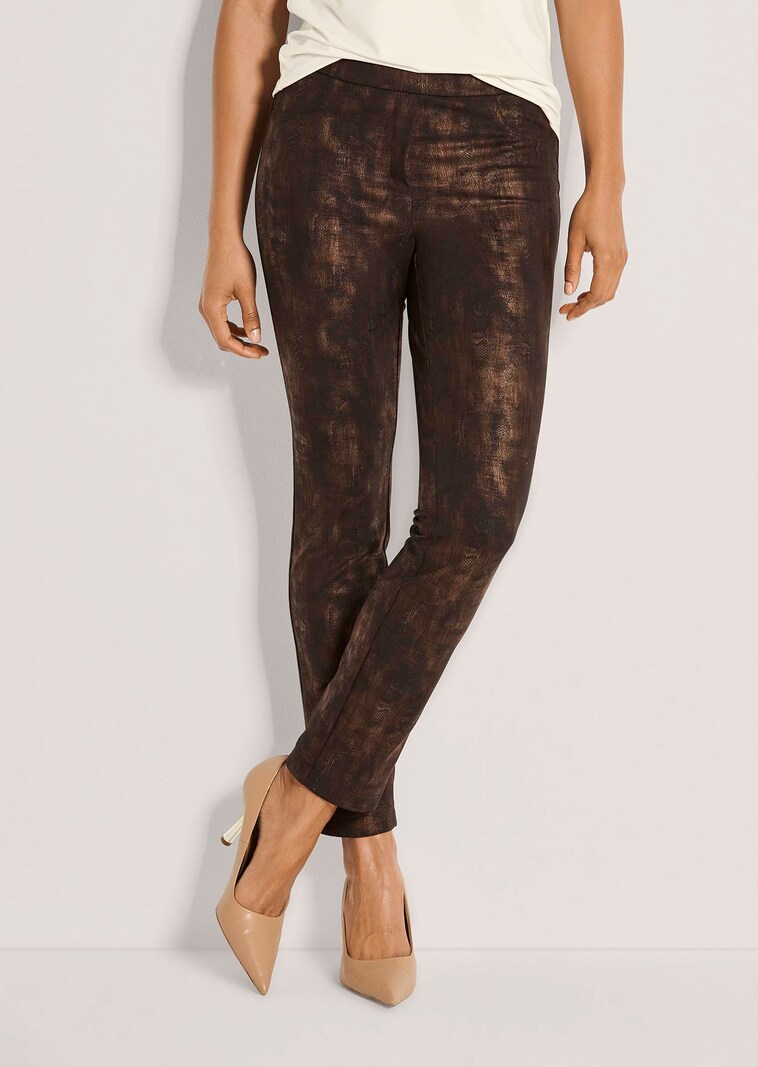Schmale Hose mit zart glänzendem Animal-Print
