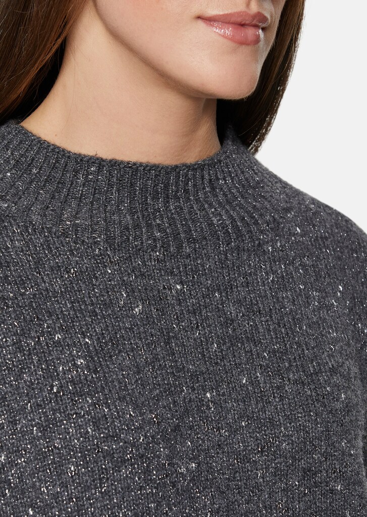 Stand-up collar jumper with shiny effect 4