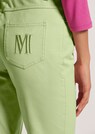 «M»-Jeans in gerader Form mit Logo-Stickerei thumbnail 5