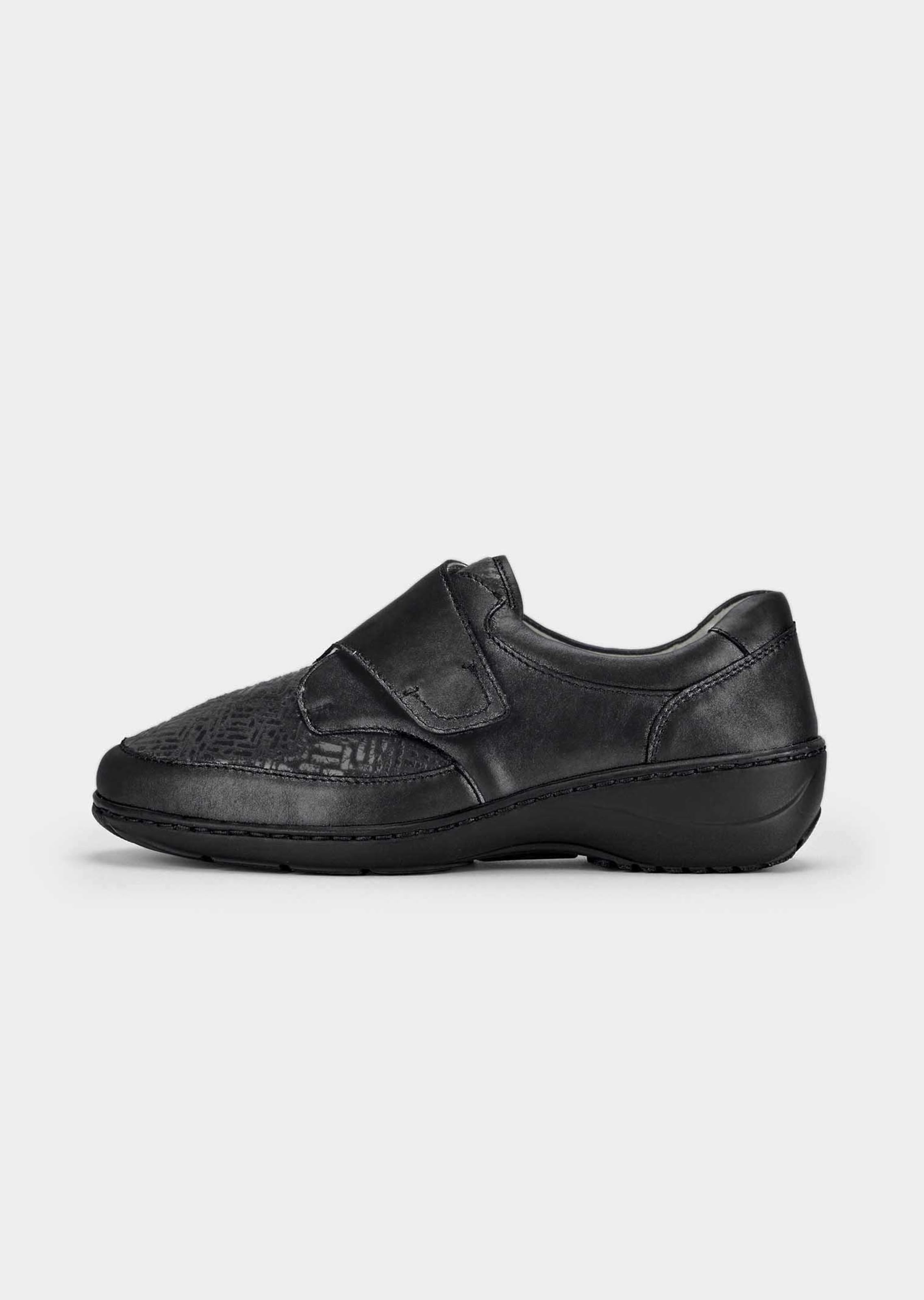 Chaussures basses avec large fermeture velcro