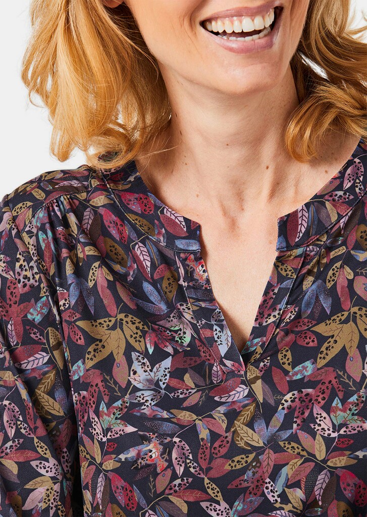 Blusenshirt in femininer Form
