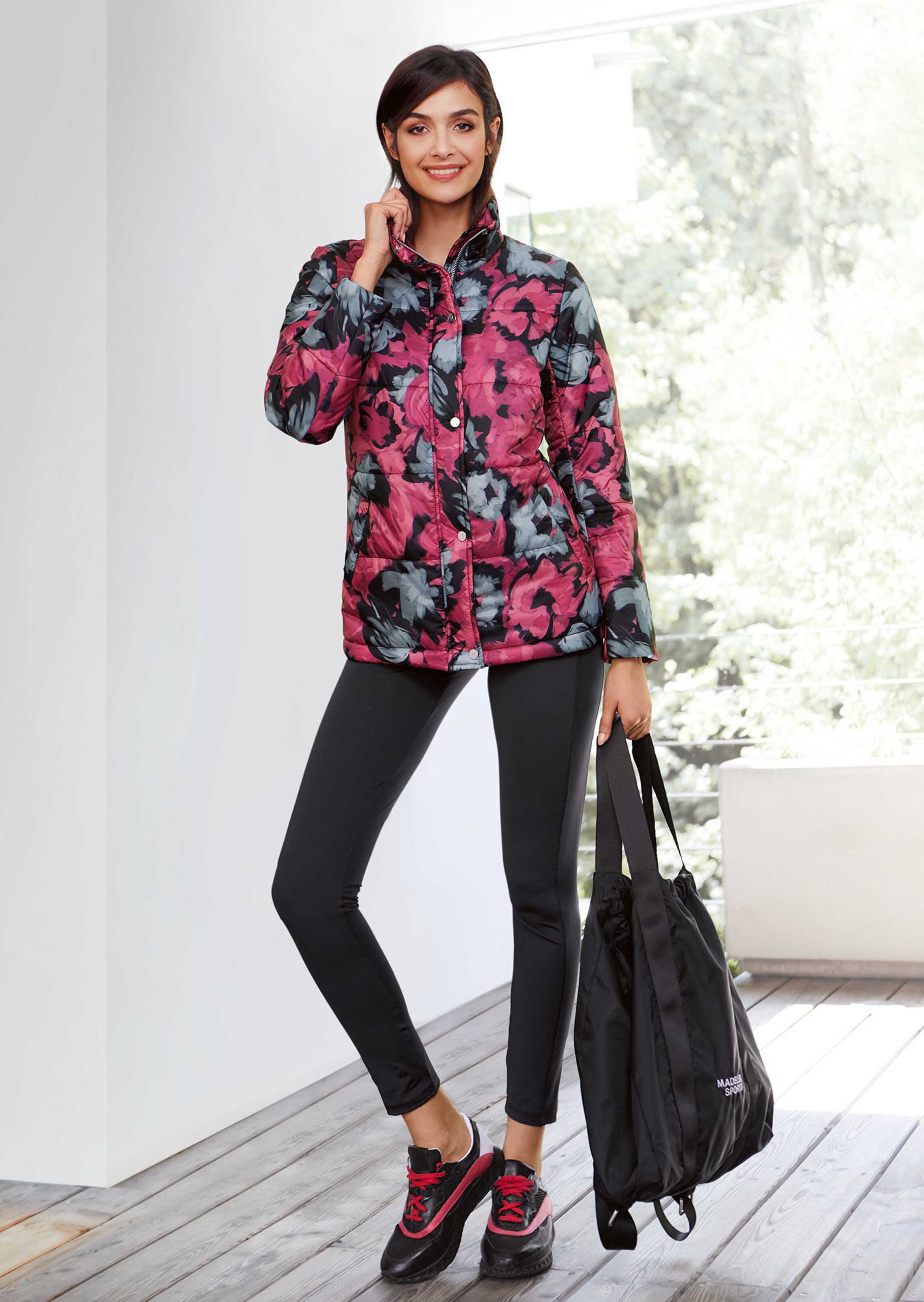 Steppjacke mit floralem Print