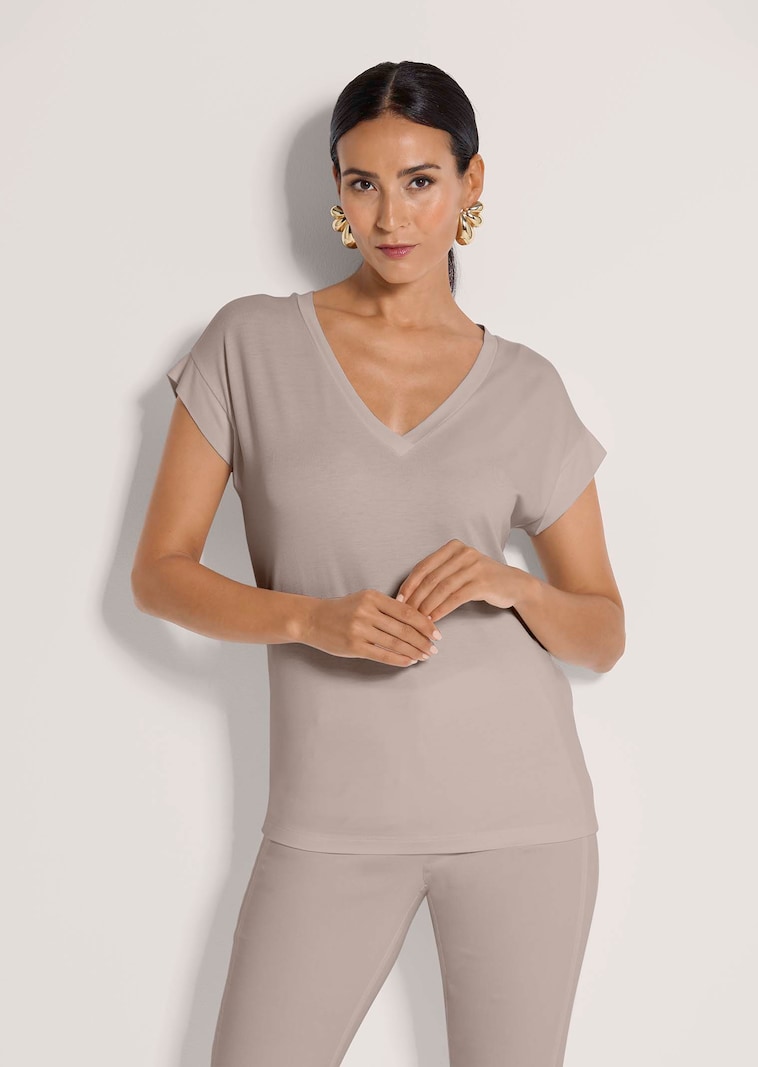 Legeres Shirt mit V-Ausschnitt