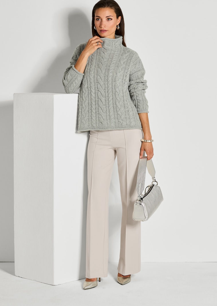 Zopf-Pullover im Oversize-Look