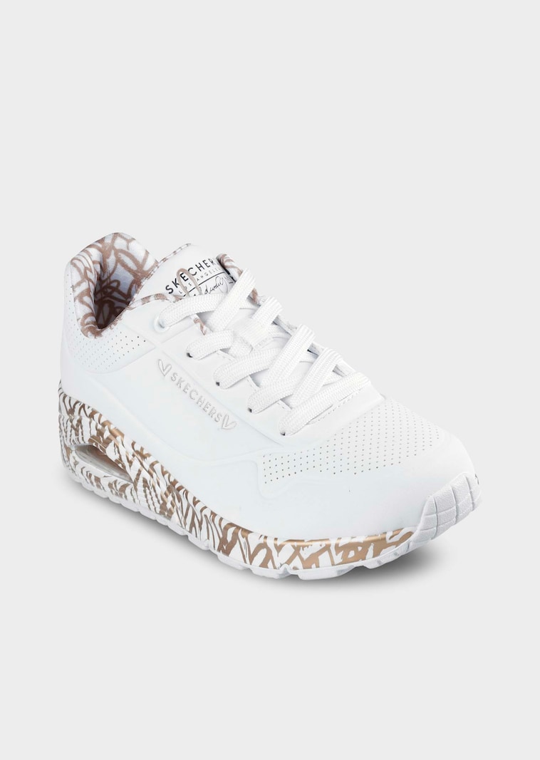 Sneaker mit Metallic-Effekt