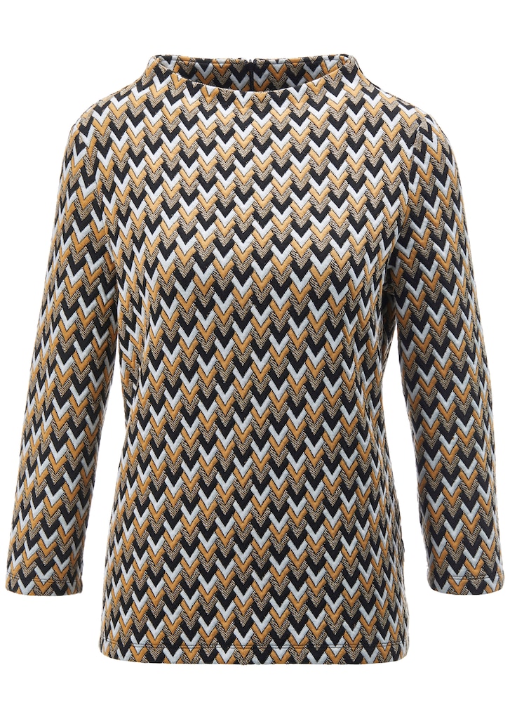 Shirt with 3/4 sleeves and graphic pattern