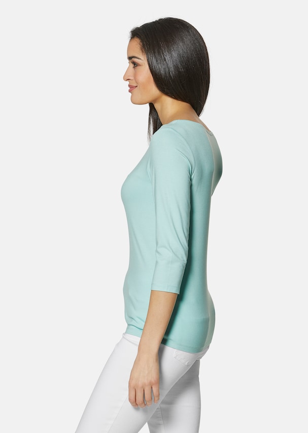Top with boat neckline 3