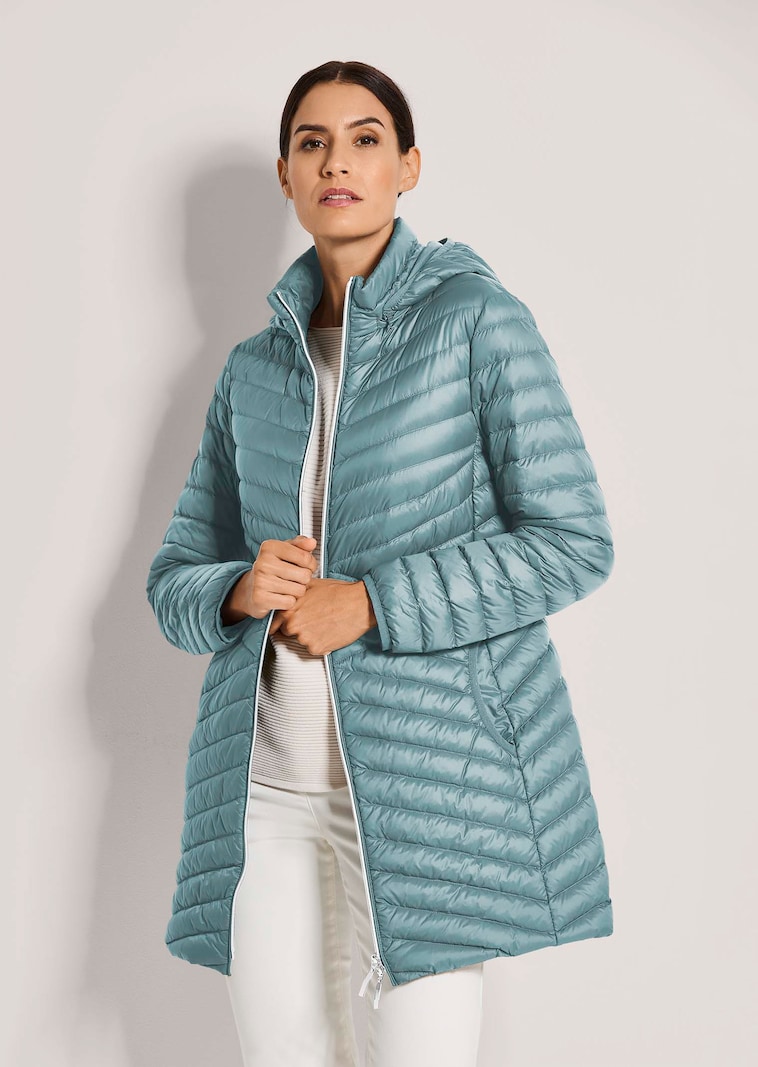 Daunenmantel mit Kapuze