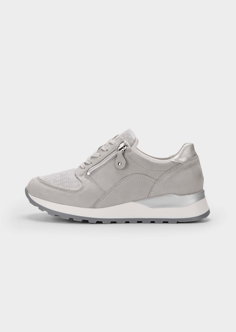 Sneaker