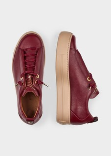 Klassischer Sneaker mit dezenten Details thumbnail 2