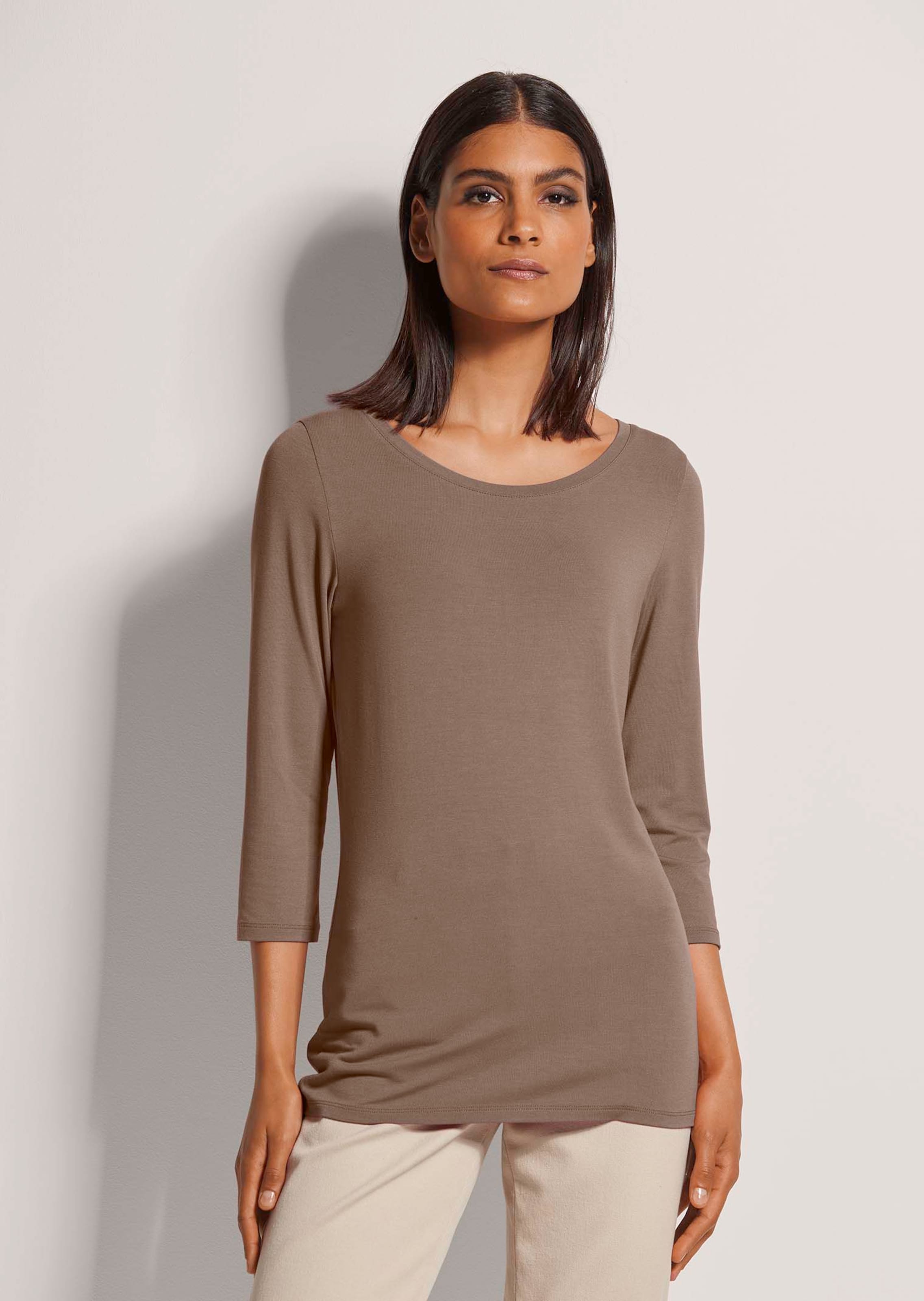 Shirt mit U-Boot-Ausschnitt