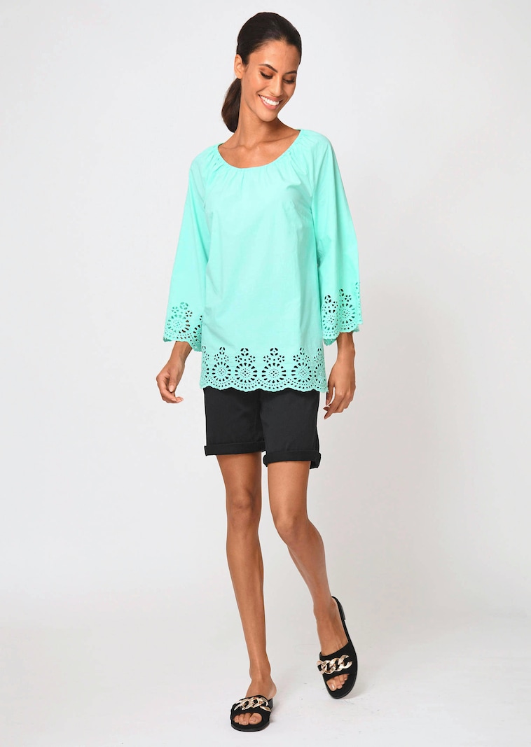 Bluse mit sommerlicher Lochspitze