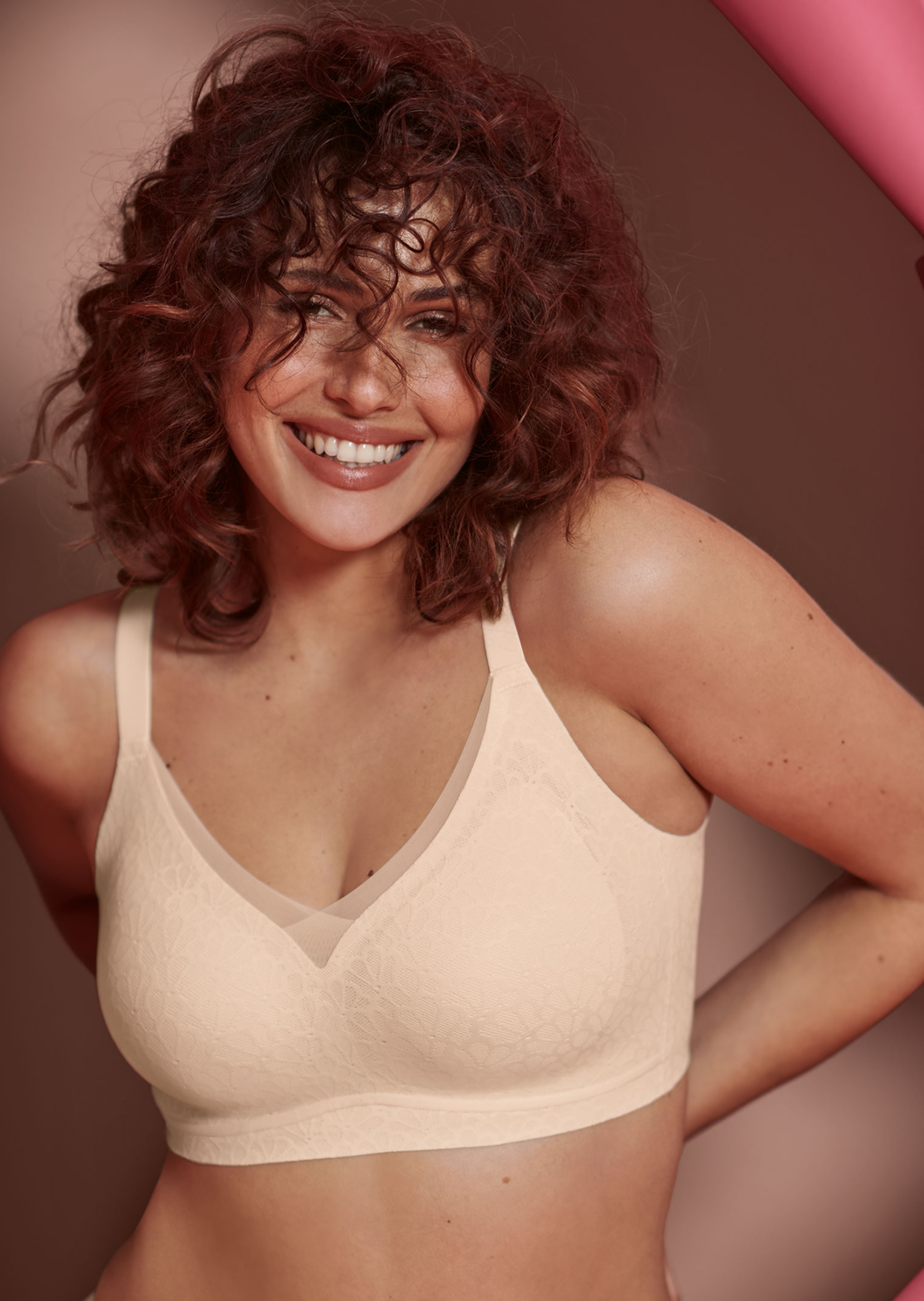 Soutien-gorge sans armatures orné de dentelle fleurie