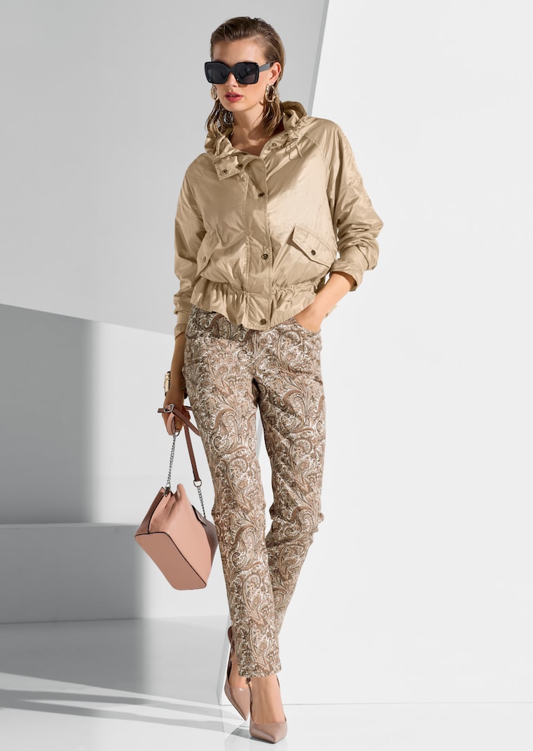 Kapuzenjacke mit Funktion