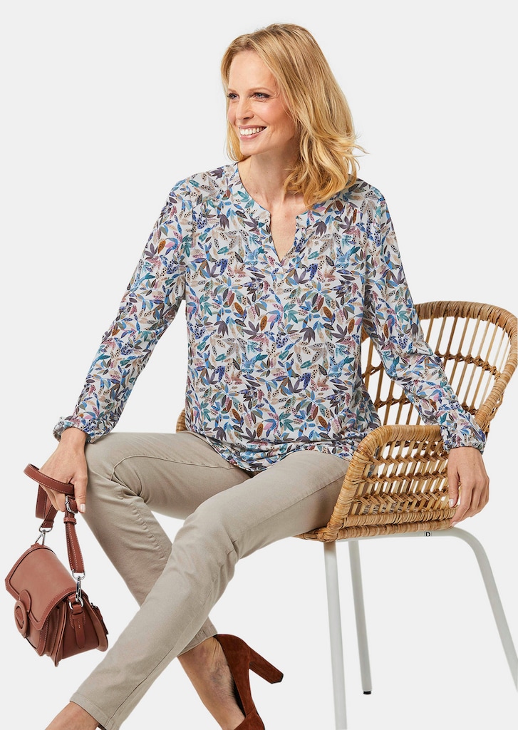 Blusenshirt in femininer Form