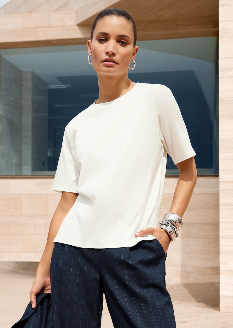 Cotton top in a comfort fit