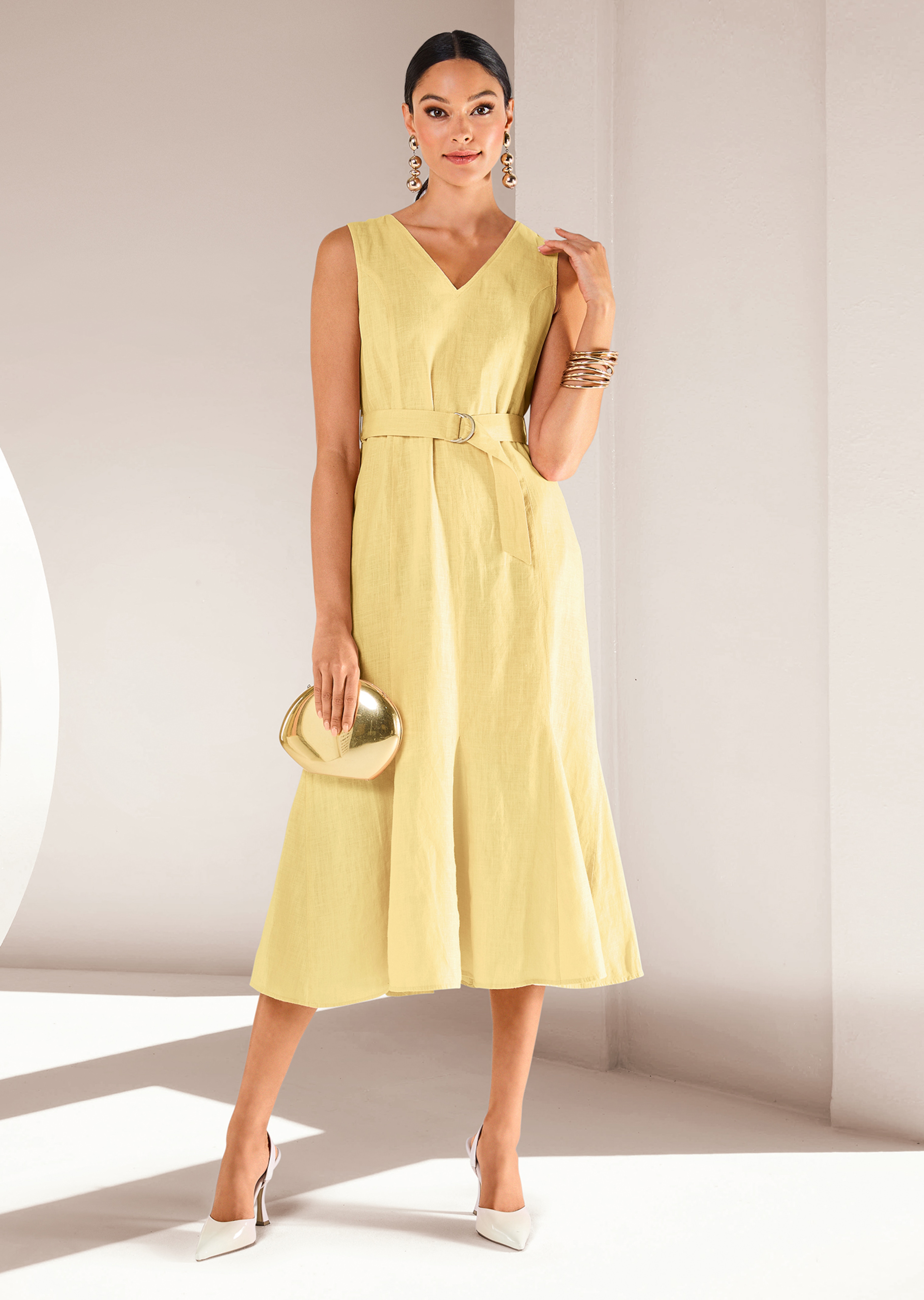 Sleeveless linen dress