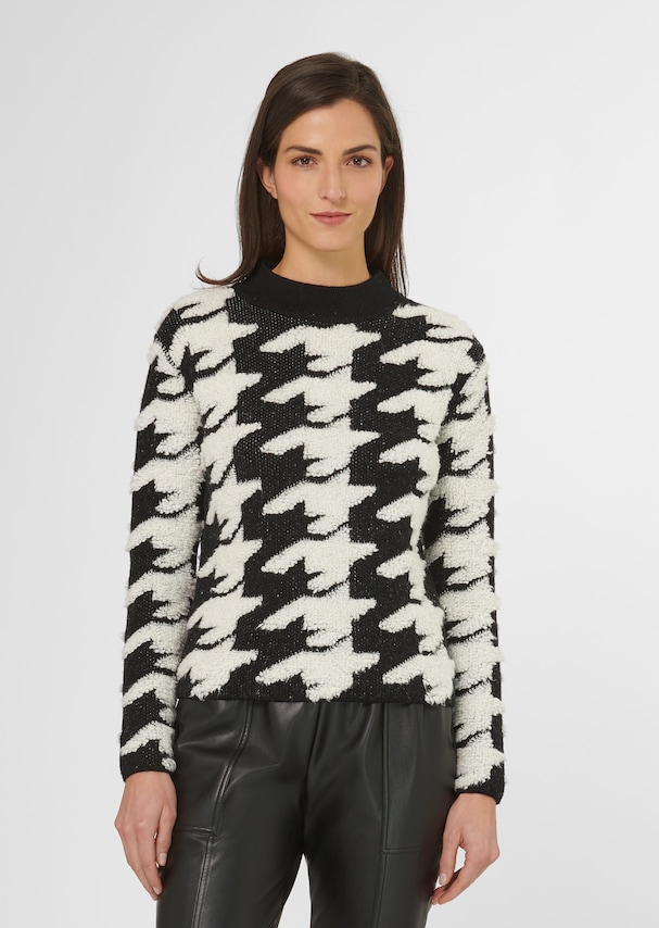 Houndstooth jumper in jacquard knit