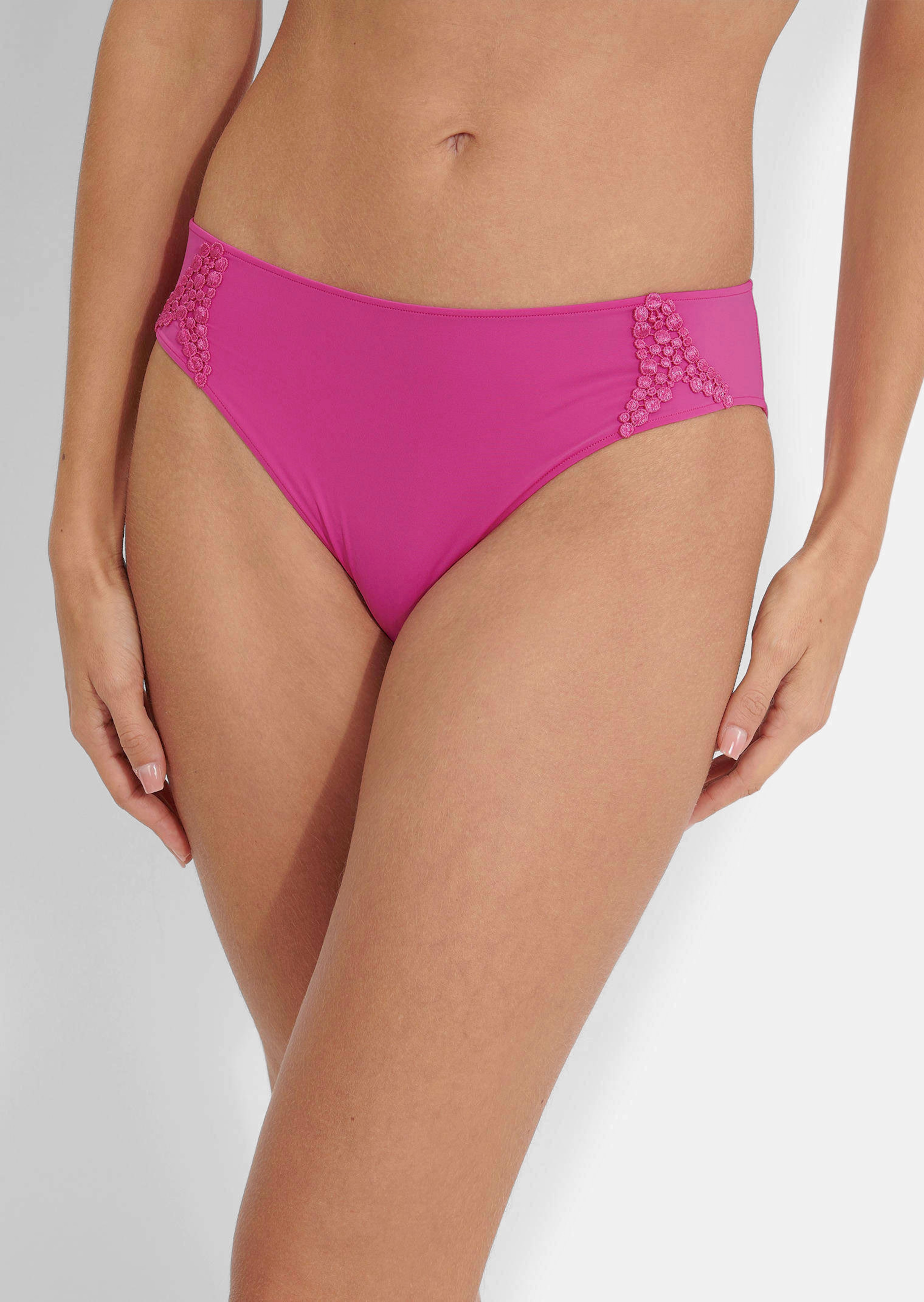 Hüftslip aus seidig-weicher Microfaser