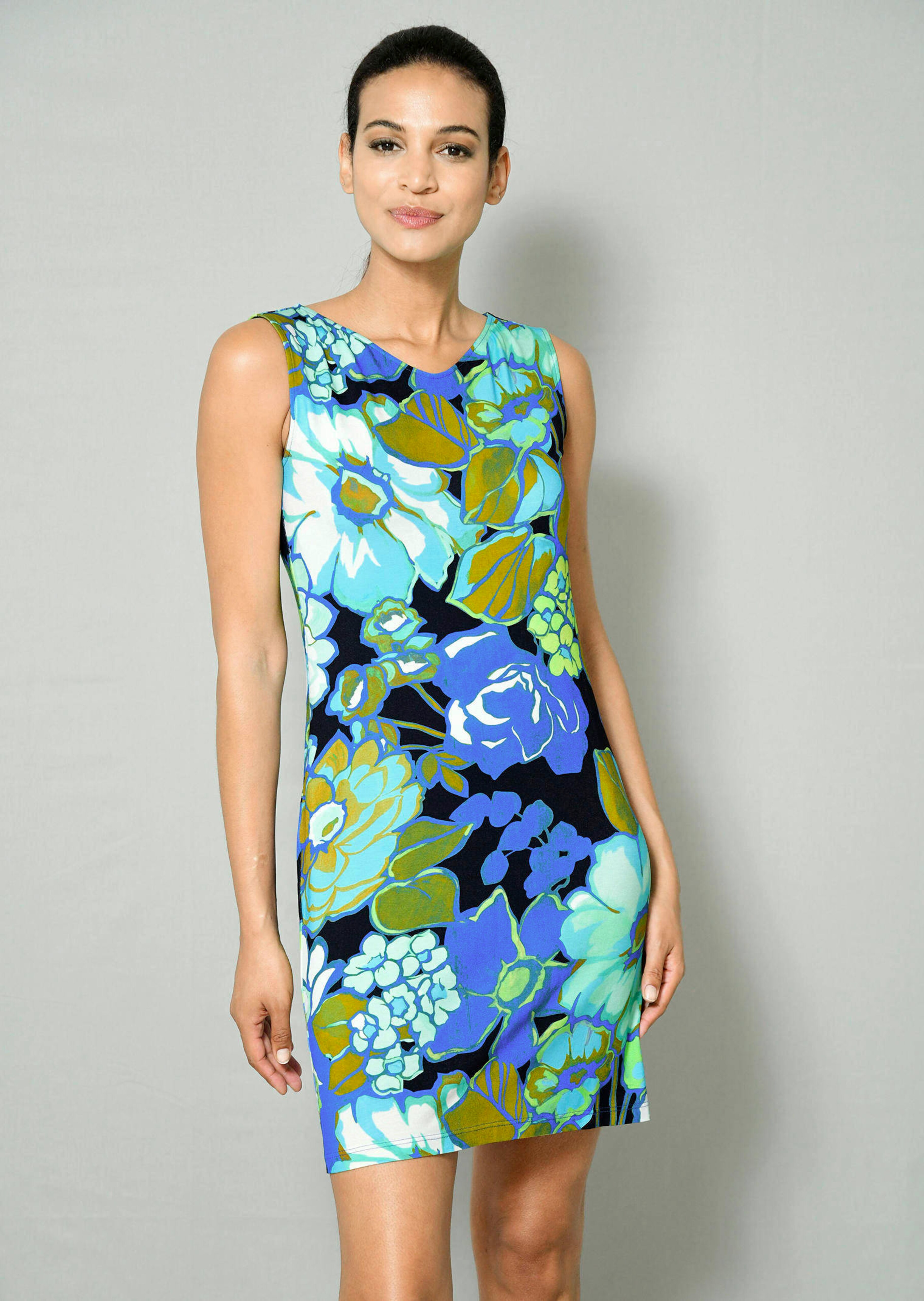 Strandkleid in sommerlichem Farbdessin