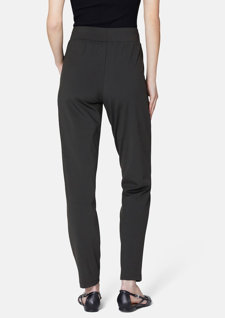 Wellness trousers in a straight, slim fit 2
