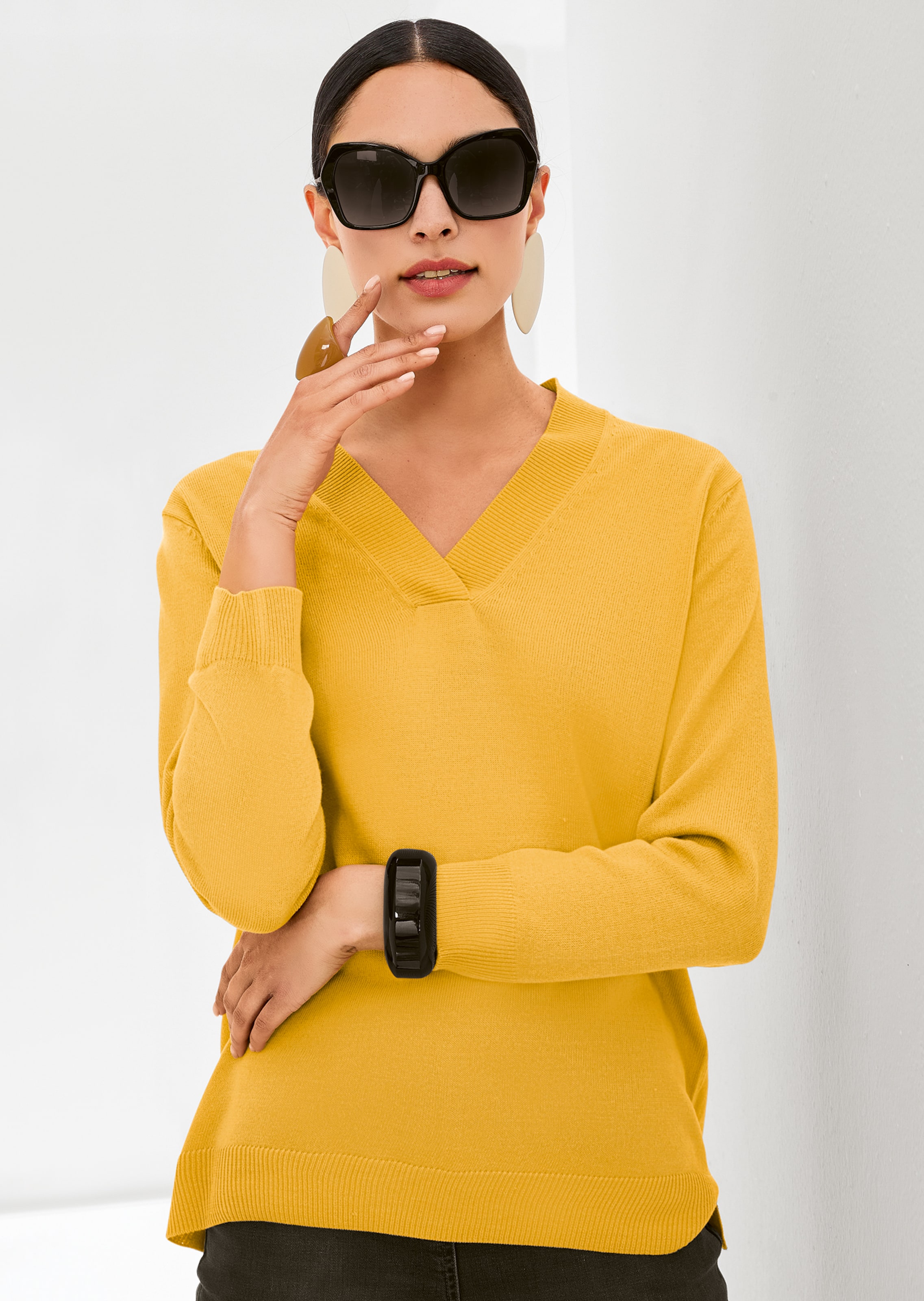 Glattstrick-Pullover mit V-Ausschnitt