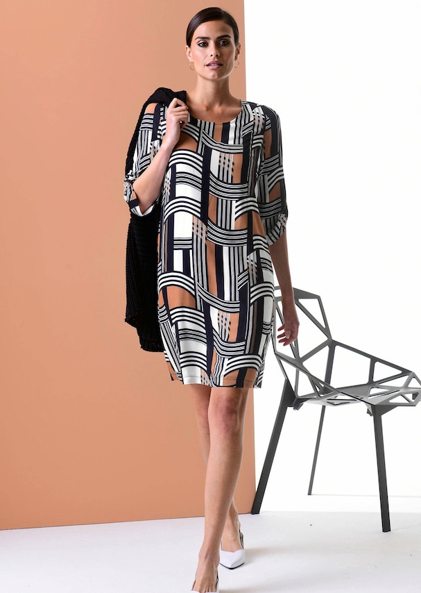 Kleid mit grafischem Dessin 5