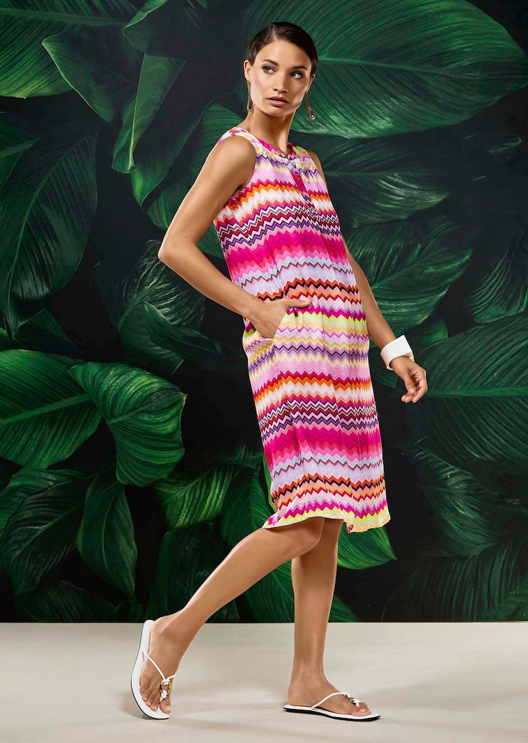 Sommerliches Druckkleid in leichter A-Linie