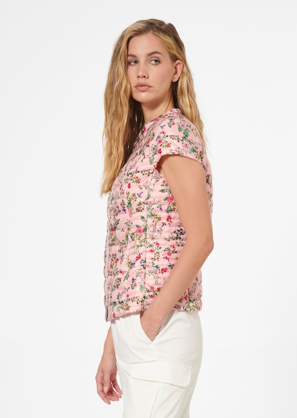 Lightweight quilted waistcoat with floral print and short sleeves 3