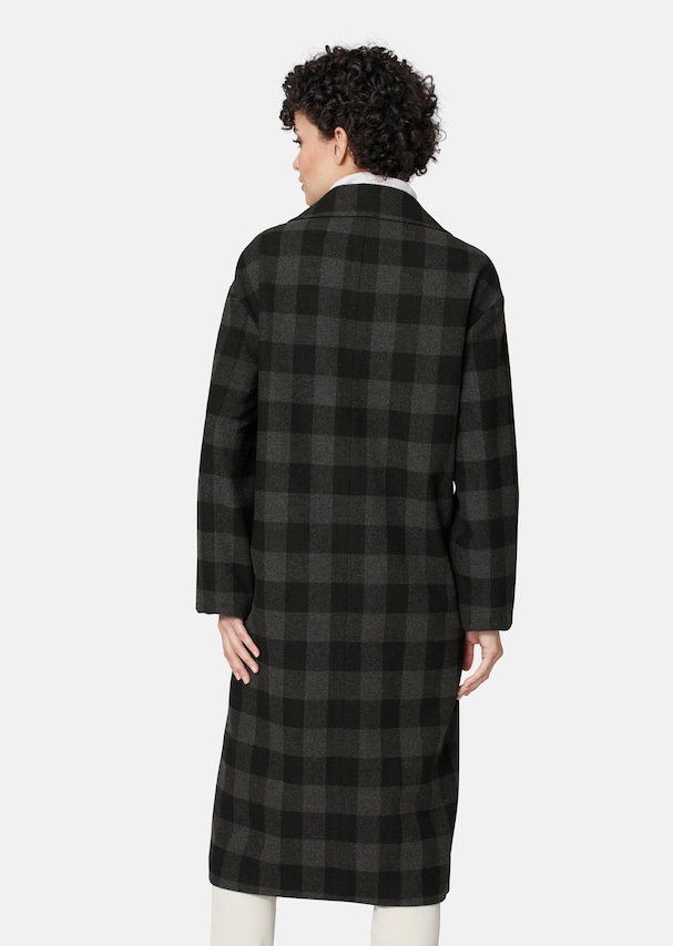 Check coat in a casual oversized shape 2