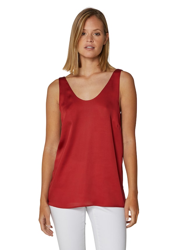 Sleeveless blouse