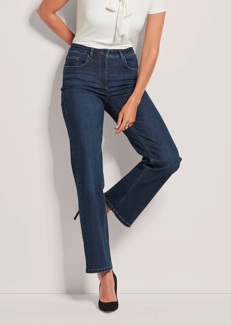 «M»-Jeans in gerader Form mit Logo-Stickerei