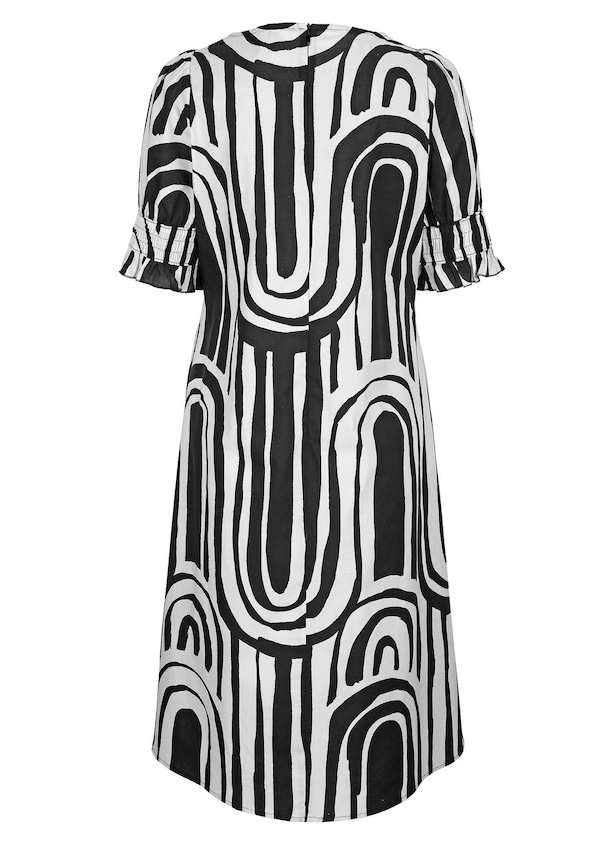 Kleid mit ausgestelltem Rock 5