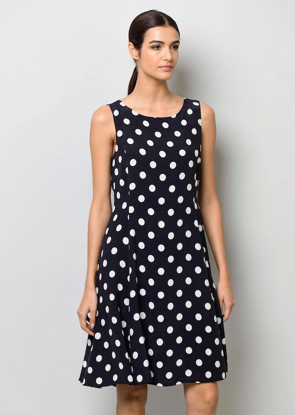 Kleid mit Punkt Dessin 1