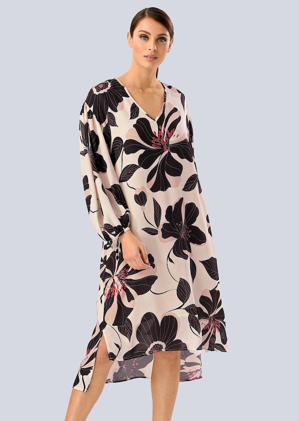 Kleid mit V-Ausschnitt 6